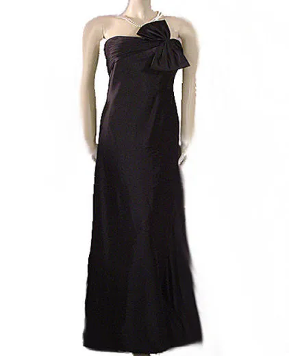 *BEAUTIFUL ADRIANNA PAPELL BLACK SATIN & SPANDEX EVENING GOWN ADORNED WITH A HUGE BOW