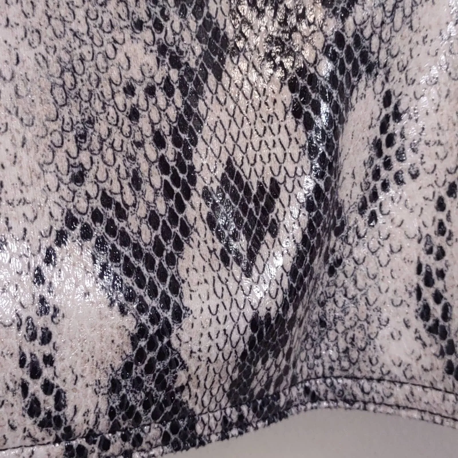Jennifer Lopez Soft Faux Leather Crop Moto Jacket in Snake Print XL