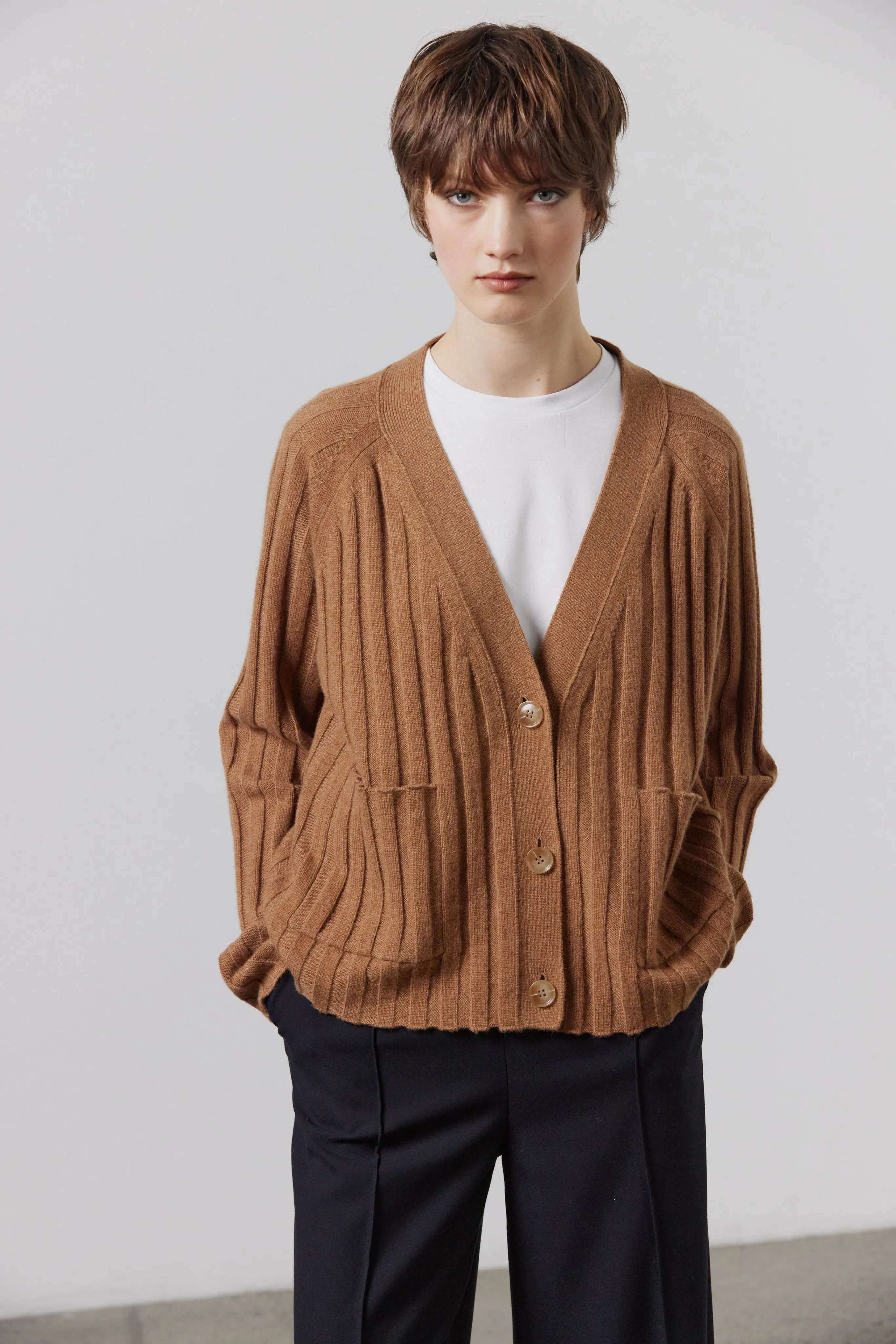 Lizzie Ribbed Cashmere Cardigan - Chestnut