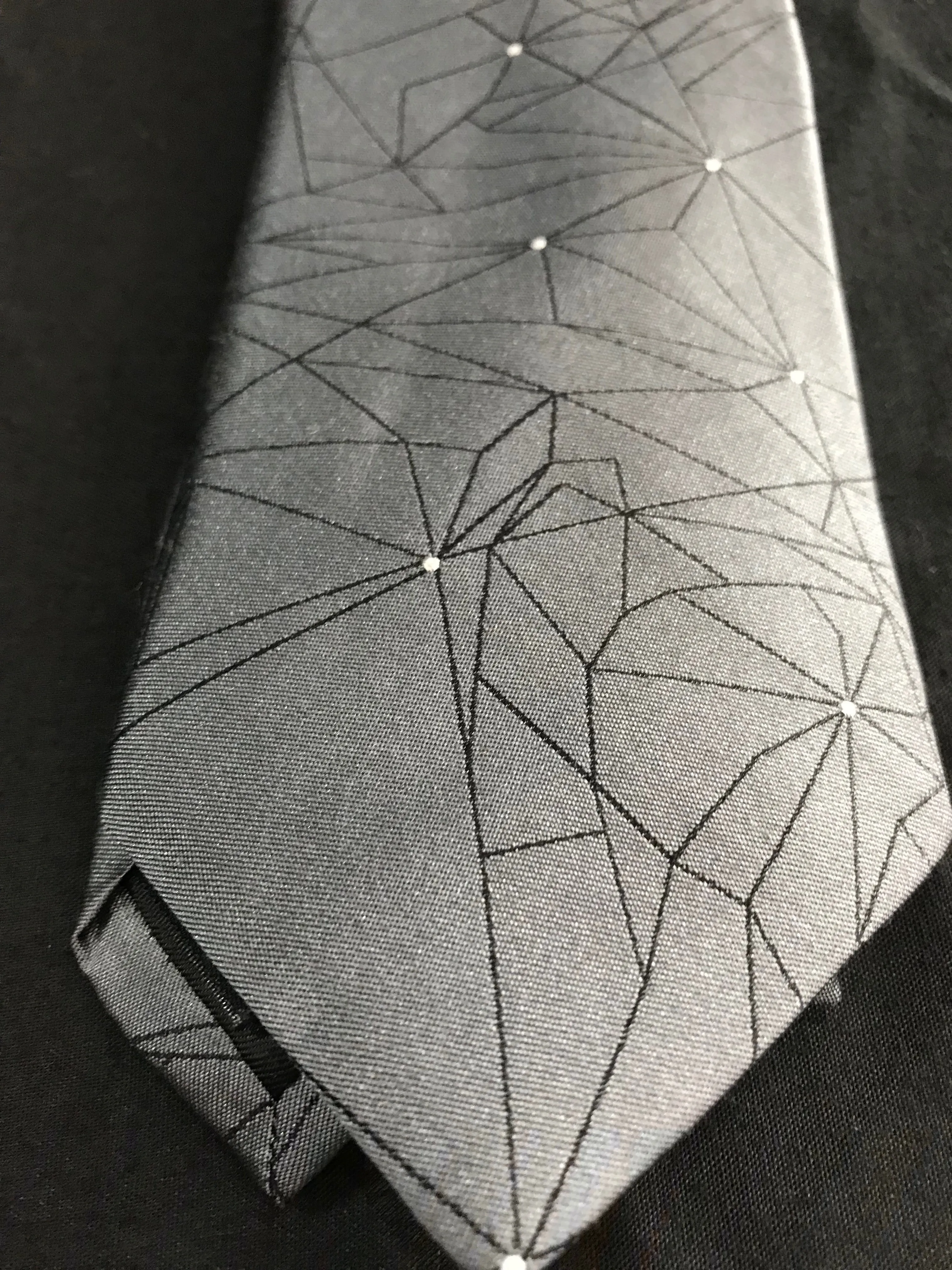 Van Heusen Mens Tie Silver Grey with Linear Pattern